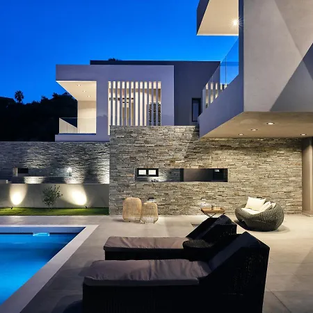 Aguacate Meliti With Heated Private Swimming Pool ヴィラ