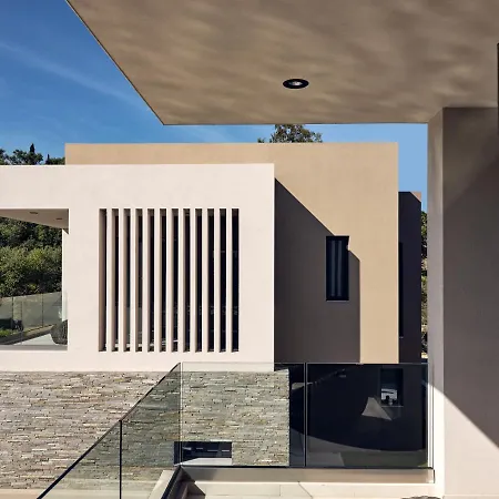 Villa Aguacate Meliti With Heated Private Swimming Pool *