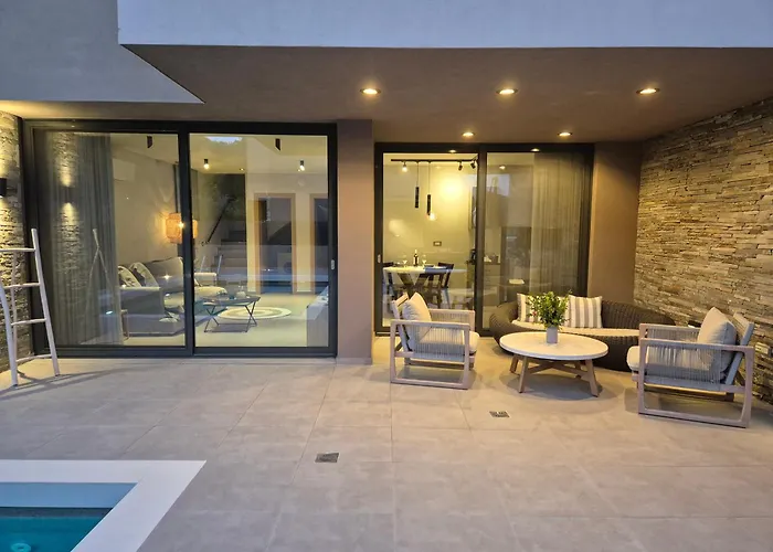 Villa Aguacate Meliti With Heated Private Swimming Pool *